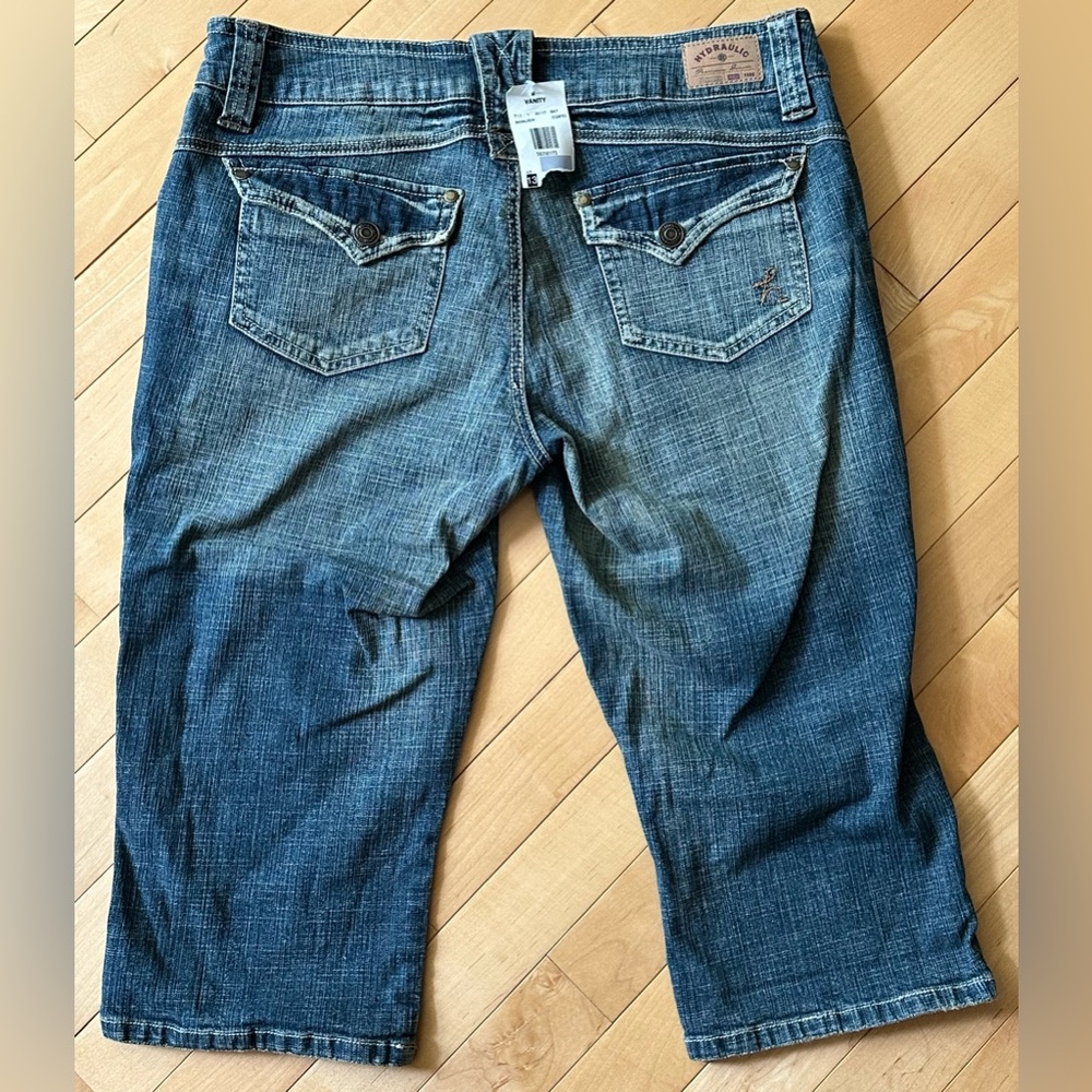 Hydraulic blue jean capris. size 13/14.